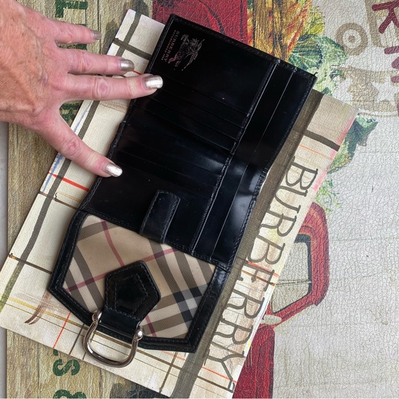 BURBERRY NOVA CHECK Bifold Wallet w/front pouchPVC/Black Patent🔥Italy🇮🇹🔥EUC! - Picture 5 of 17